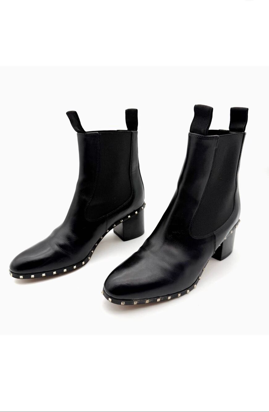 VALENTINO Black Soul Rockstud Chelsea Ankle Boots 39 US 8.5 Leather Heeled